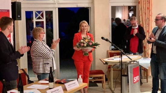 Peggy Schierenbeck wurde mit 94,8% zur Direktkandidatin der SPD im Wahlkreis Diepholz - Nienburg I gewählt